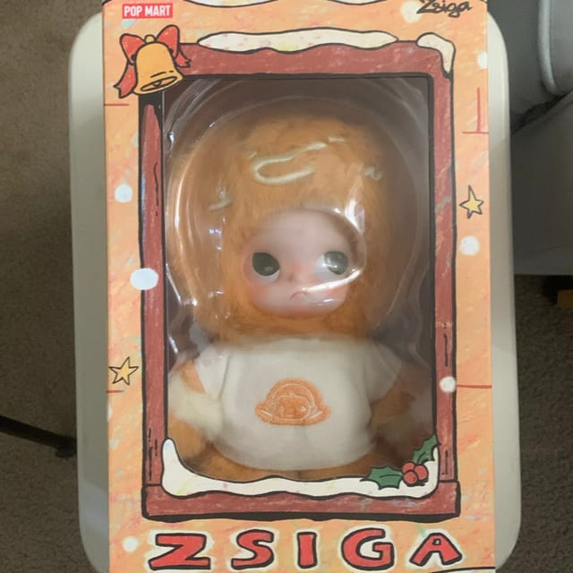 Pop Mart Zsiga Gingerbread Man 1/8 Action Figure.